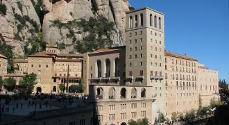  guide sant cugat convent surroundings visit montserrat abbey