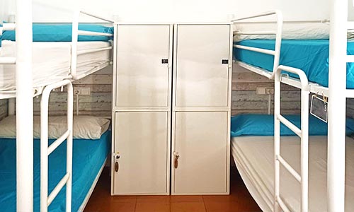  sleep youth hostels city girona reserve alberg can cocollona cheap b&b 