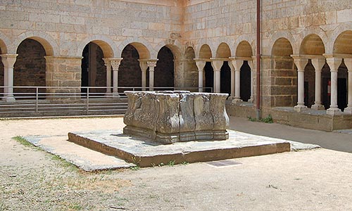 guide complet monasteres monumentaux catalogne visite complexes monastiques provinces catalanes 
