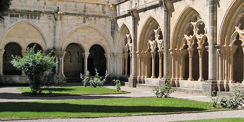  informacio turisme cultural abadies històriques catalans descobreix convent monumental catalunya 