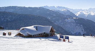 ski resorts near salardu church baquira beret