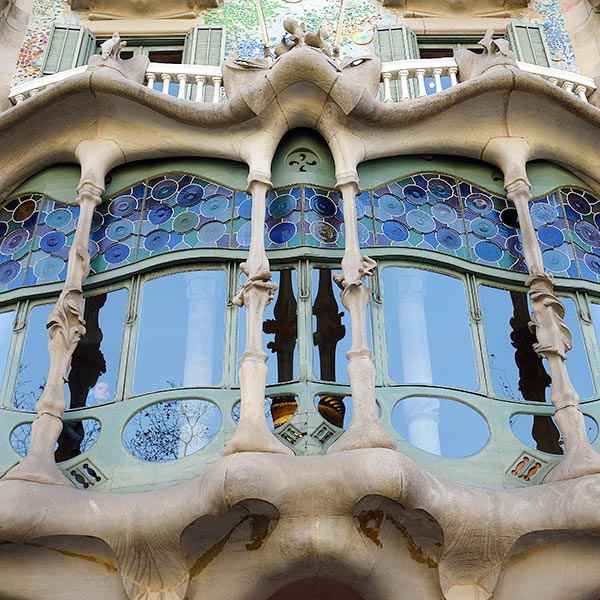 guia monumentos Gaudi turismo arquitectura modernista