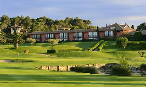  guide golf accommodation Catalonia info hotel TorreMirona Relais Navata 