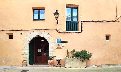  lista pequeños hoteles rurales casas medievales tarragona reservar hotel cal maginet vilaverd 