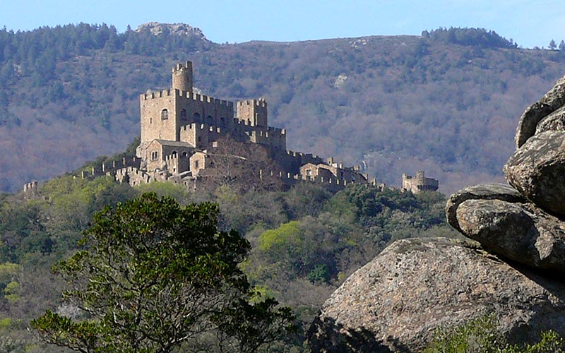 guia castillos fortalezas cataluña turismo monumentos historicos 