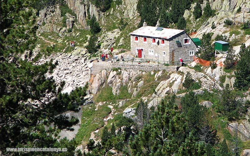 mountain refuges Catalonia Catalan Pyrenees shelter accommodation 