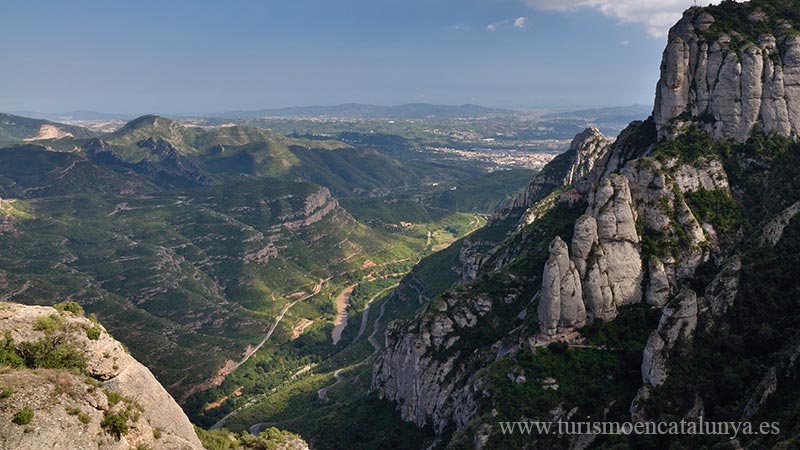  General information about the Autonomous Community of Catalonia. The Montserrat Mountain and the Llobregat River.