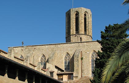  Visit the most interesting monasteries of Barcelona. Tourist information regarding the monastery of Pedralbes.